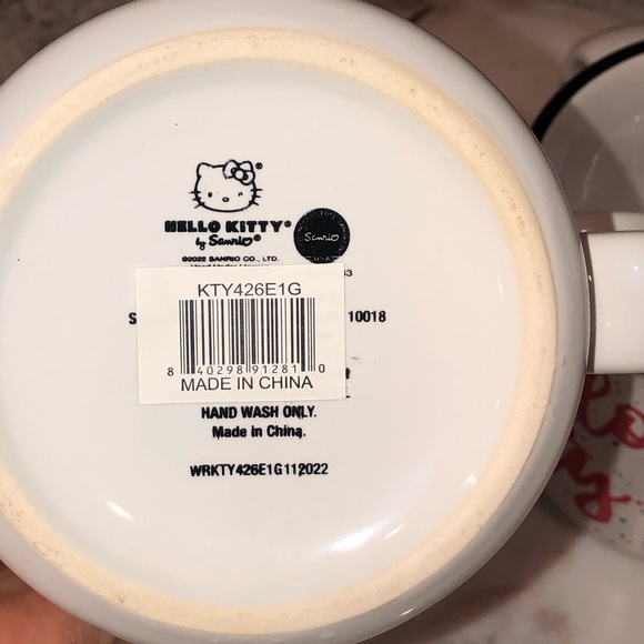✨NWT✨ Hello Kitty Sanrio Set of 2 Large Speckle Glitter Mugs - Picture 8 of 10